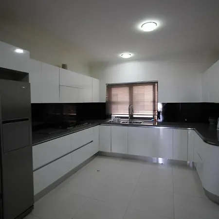 La Casa Cartago Apartman *